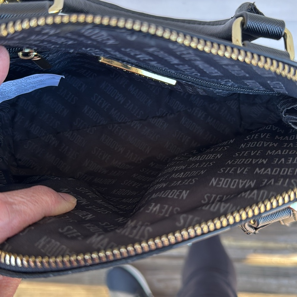 Small Steve Madden purse black NEW WITH NO TAGS - Picture 2 of 2